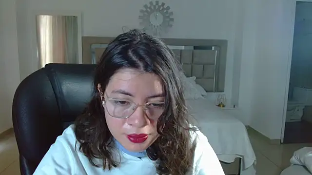 Snapshot of zoecruzz chatting on November 14, 2025, 3:15 pm zoecruzz online show from November 14, 2025, 3:15 pm