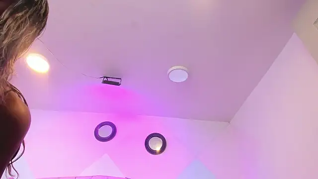 BritneyCollins online show from February 4, 2026, 12:11 pm