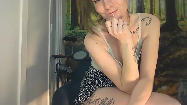 Feli blue online show from March 13, 2026, 11:43 pm