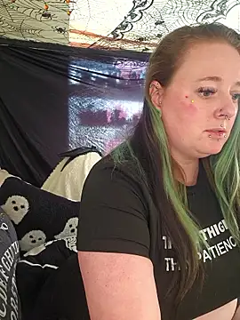 Bunny Cummings online show from November 26, 2025, 1:11 pm