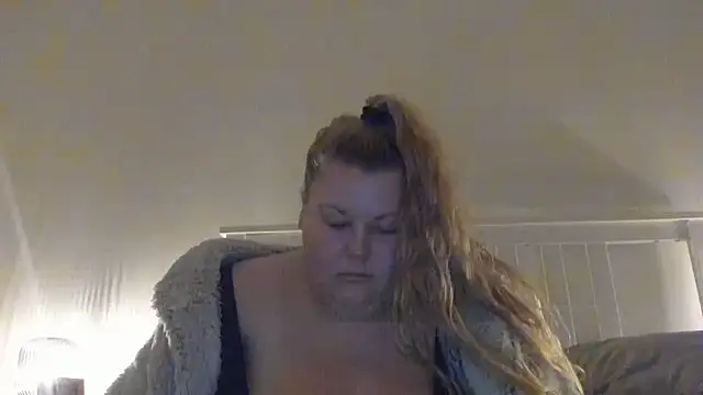 Busty-BBW-Emilie online show from January 25, 2025, 11:43 pm