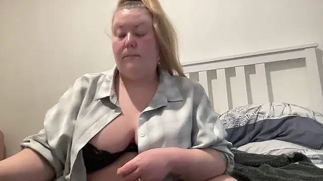 Busty-BBW-Emilie online show from March 2, 2025, 4:25 pm