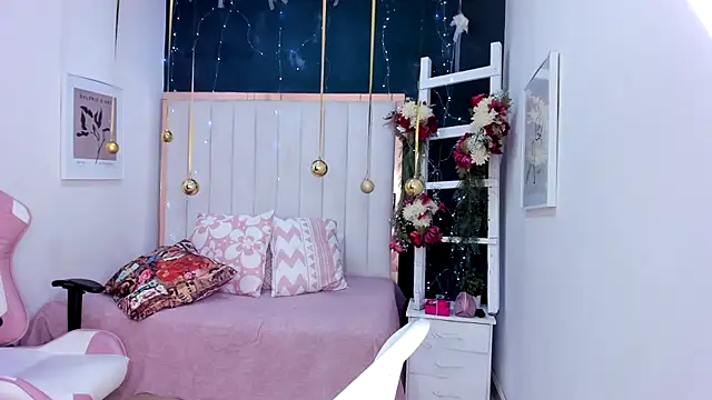 margot smith  online show from January 7, 2026, 12:32 pm