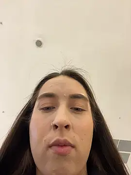 Holly Play online show from November 23, 2025, 12:04 pm