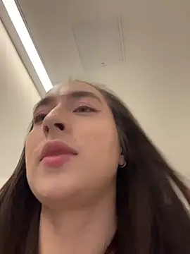 Snapshot of Holly_Play chatting on February 12, 2026, 9:09 am Holly Play online show from February 12, 2026, 9:09 am