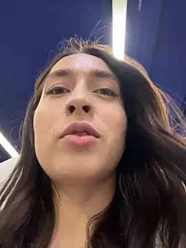 Snapshot of Holly_Play chatting on February 8, 2026, 12:03 pm Holly Play online show from February 8, 2026, 12:03 pm