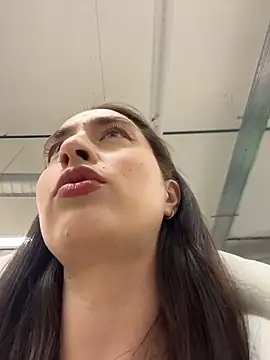 Snapshot of Holly_Play chatting on February 9, 2026, 12:03 pm Holly Play online show from February 9, 2026, 12:03 pm