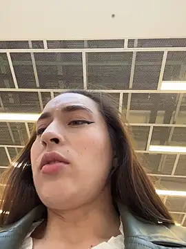 Holly Play online show from October 27, 2025, 9:10 am