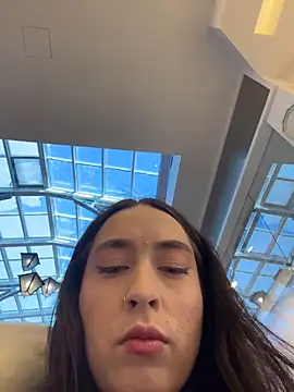 Snapshot of Holly_Play chatting on February 14, 2026, 12:05 pm Holly Play online show from February 14, 2026, 12:05 pm