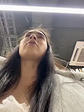 Snapshot of Holly_Play chatting on February 27, 2026, 12:05 pm Holly Play online show from February 27, 2026, 12:05 pm