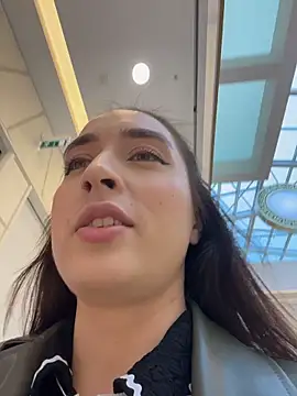 Holly Play online show from October 28, 2025, 9:08 am