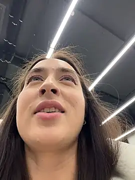 Snapshot of Holly_Play chatting on February 18, 2026, 12:01 pm Holly Play online show from February 18, 2026, 12:01 pm