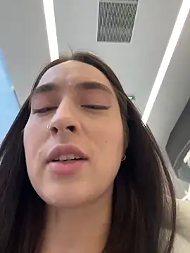 Snapshot of Holly_Play chatting on February 20, 2026, 12:07 pm Holly Play online show from February 20, 2026, 12:07 pm