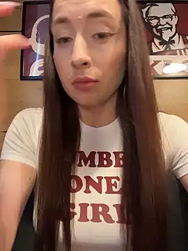 Holly Play online show from May 20, 2026, 11:07 am