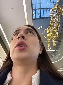 Holly Play online show from November 29, 2025, 7:08 am