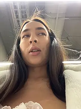 Snapshot of Holly_Play chatting on February 25, 2026, 12:05 pm Holly Play online show from February 25, 2026, 12:05 pm