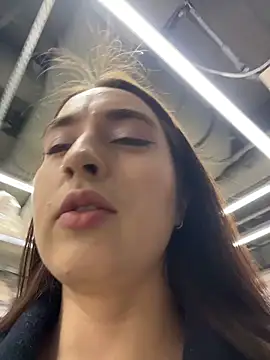 Holly Play online show from April 5, 2026, 1:18 pm