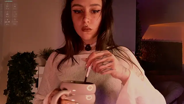 MichaellaMoon online show from April 12, 2026, 4:43 pm