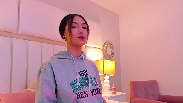 Snapshot of EllaBennet chatting on March 15, 2025, 11:40 am EllaBennet online show from March 15, 2025, 11:40 am