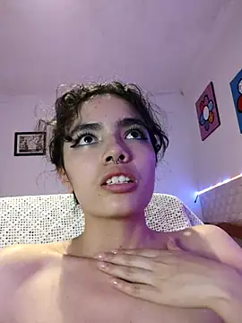 Emily Saez1 online show from December 7, 2024, 6:26 am