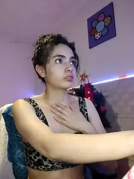 Emily Saez1 online show from December 8, 2024, 7:15 am