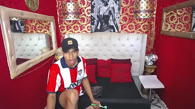 Snapshot of BOYSPEIN chatting on September 10, 2025, 7:02 pm BOYSPEIN online show from September 10, 2025, 7:02 pm