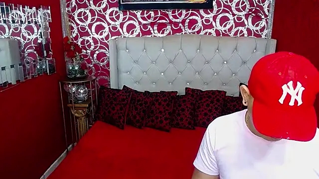 Snapshot of BOYSPEIN chatting on March 22, 2025, 10:49 am BOYSPEIN online show from March 22, 2025, 10:49 am