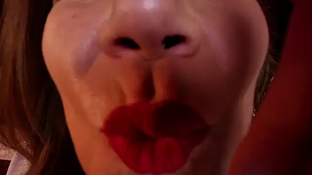 MelaniaKnauss online show from July 23, 2026, 7:32 pm