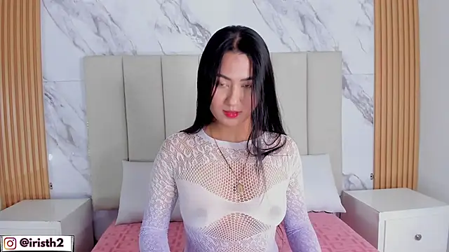 Snapshot of Iris_Thompson_ chatting on January 6, 2026, 4:38 am Iris Thompson online show from January 6, 2026, 4:38 am