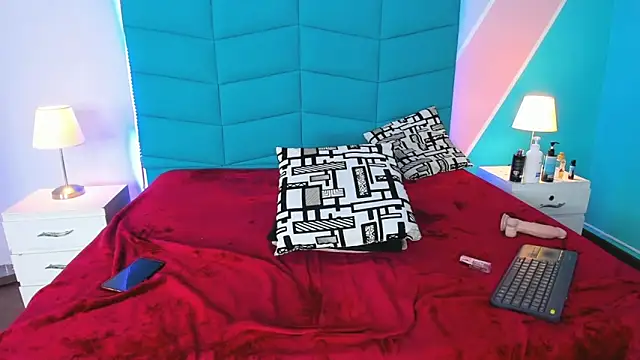 Snapshot of Iris_Thompson_ chatting on March 7, 2025, 8:55 pm Iris Thompson online show from March 7, 2025, 8:55 pm