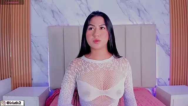 Snapshot of Iris_Thompson_ chatting on December 14, 2025, 10:04 pm Iris Thompson online show from December 14, 2025, 10:04 pm