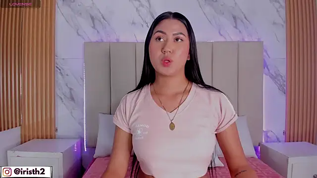 Snapshot of Iris_Thompson_ chatting on January 8, 2026, 4:29 am Iris Thompson online show from January 8, 2026, 4:29 am