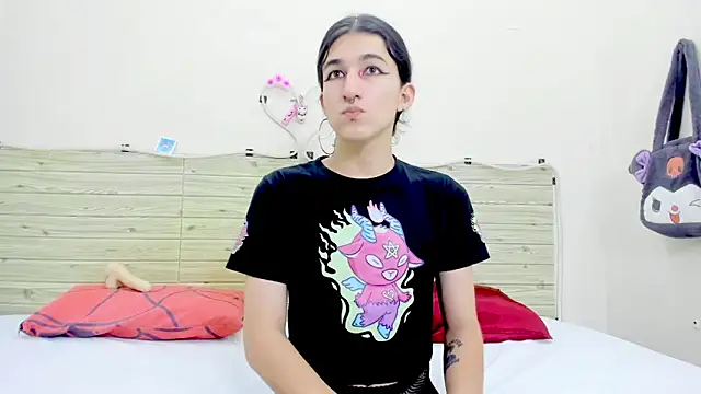 Evil Queen13 online show from December 19, 2025, 8:11 pm