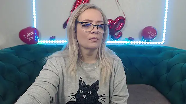 IvanaCharm online show from February 15, 2026, 4:24 am