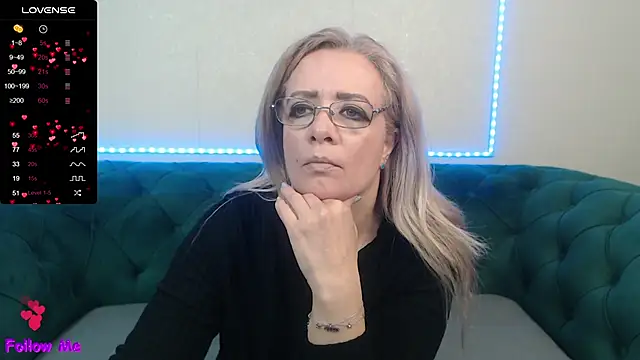 Snapshot of IvanaCharm chatting on March 21, 2025, 4:17 am IvanaCharm online show from March 21, 2025, 4:17 am