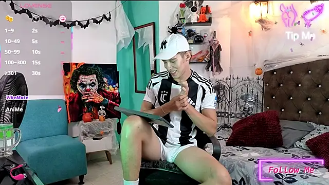 flowers18 online show from October 23, 2025, 10:19 pm