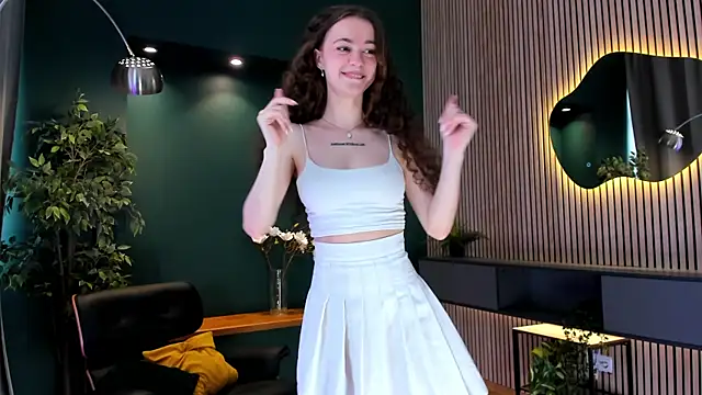 Curly Moon online show from June 30, 2026, 2:06 pm