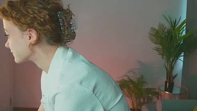 Curly Moon online show from March 16, 2025, 2:44 pm