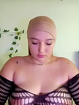 Snapshot of Celeste_camila18 chatting on September 29, 2025, 3:06 pm Celeste camila18 online show from September 29, 2025, 3:06 pm