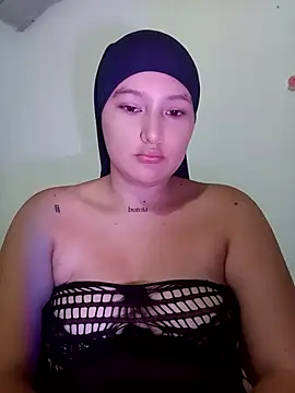 Snapshot of Celeste_camila18 chatting on October 19, 2025, 5:54 am Celeste camila18 online show from October 19, 2025, 5:54 am