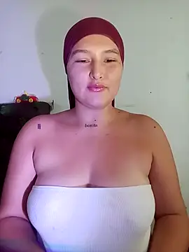 Celeste camila18 online show from November 9, 2025, 7:29 pm