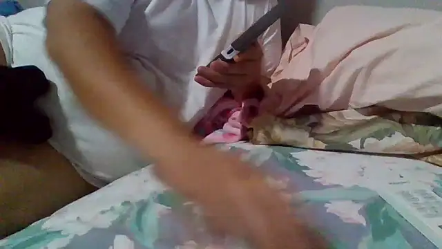 Snapshot of Whiper2024 chatting on September 30, 2025, 4:40 am Whiper2024 online show from September 30, 2025, 4:40 am