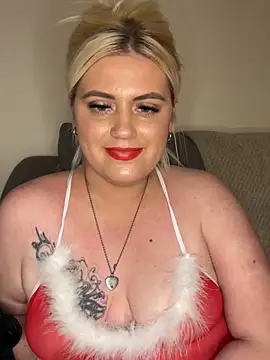 Snapshot of Blondiee3088 chatting on December 22, 2024, 7:21 pm Blondiee3088 online show from December 22, 2024, 7:21 pm