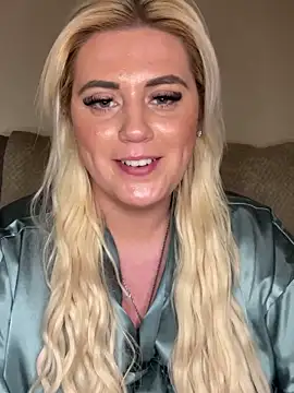 Snapshot of Blondiee3088 chatting on March 8, 2025, 7:09 pm Blondiee3088 online show from March 8, 2025, 7:09 pm