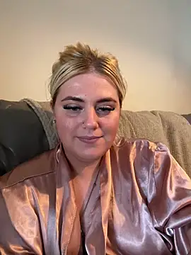 Snapshot of Blondiee3088 chatting on March 20, 2025, 1:59 pm Blondiee3088 online show from March 20, 2025, 1:59 pm