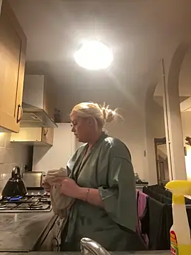 Snapshot of Blondiee3088 chatting on March 3, 2025, 7:39 pm Blondiee3088 online show from March 3, 2025, 7:39 pm