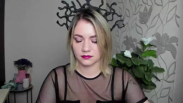 MariaSttone online show from October 30, 2025, 8:50 pm