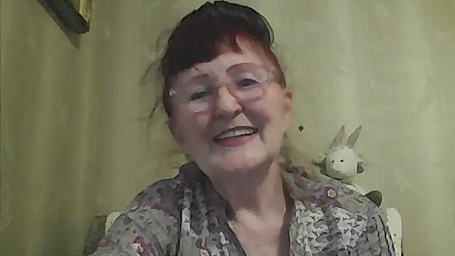 TanyaSweet634 online show from May 18, 2026, 2:33 pm