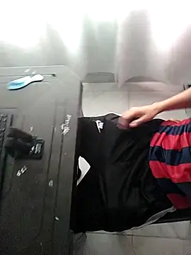 Snapshot of pblo80 chatting on July 4, 2026, 3:05 pm pblo80 online show from July 4, 2026, 3:05 pm