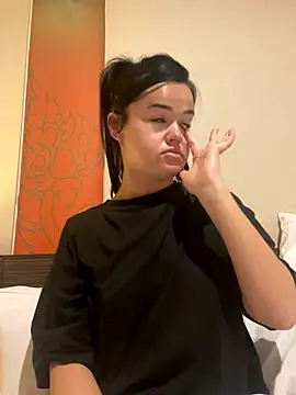 English-Chloe96 online show from November 15, 2025, 4:49 am